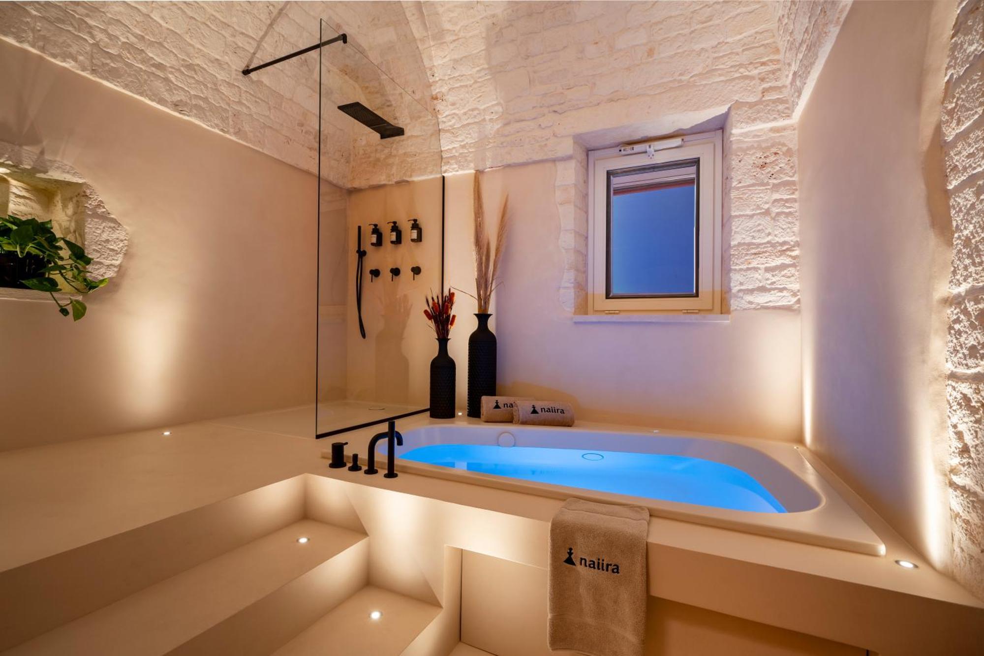 Naiira Luxury Trullo - Jacuzzi And Patio Apartman Alberobello Kültér fotó