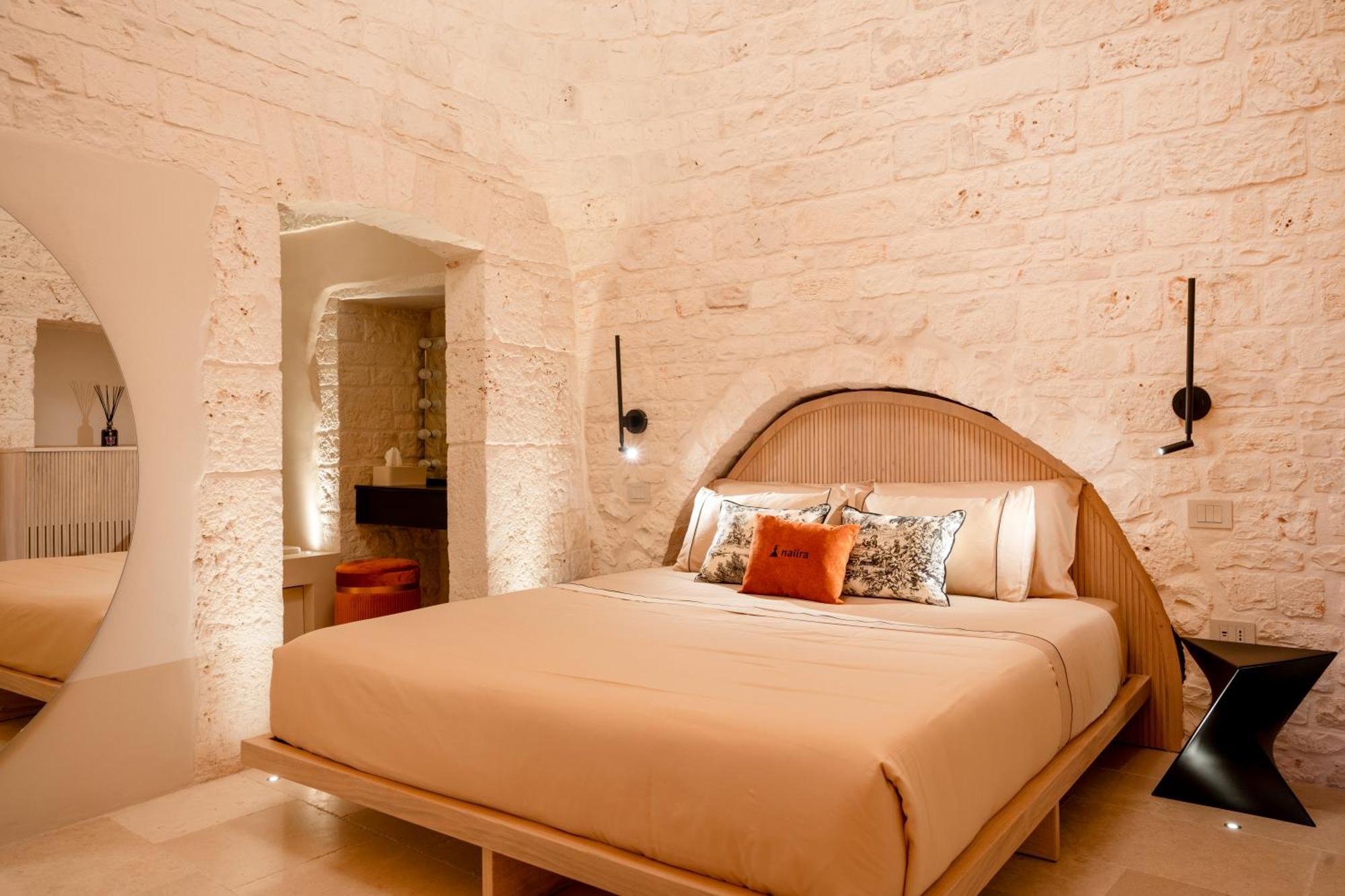 Naiira Luxury Trullo - Jacuzzi And Patio Apartman Alberobello Kültér fotó