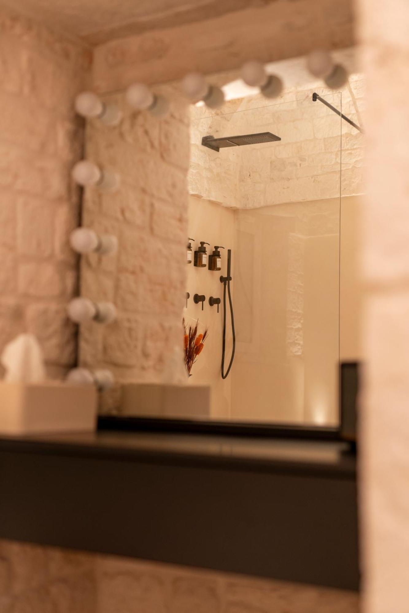 Naiira Luxury Trullo - Jacuzzi And Patio Apartman Alberobello Kültér fotó