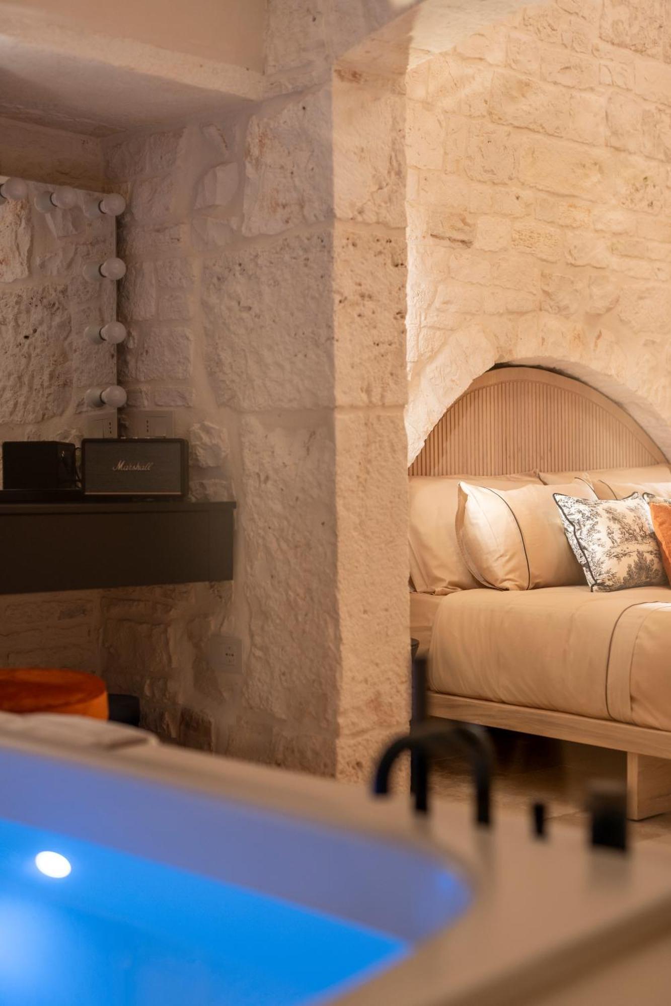 Naiira Luxury Trullo - Jacuzzi And Patio Apartman Alberobello Kültér fotó
