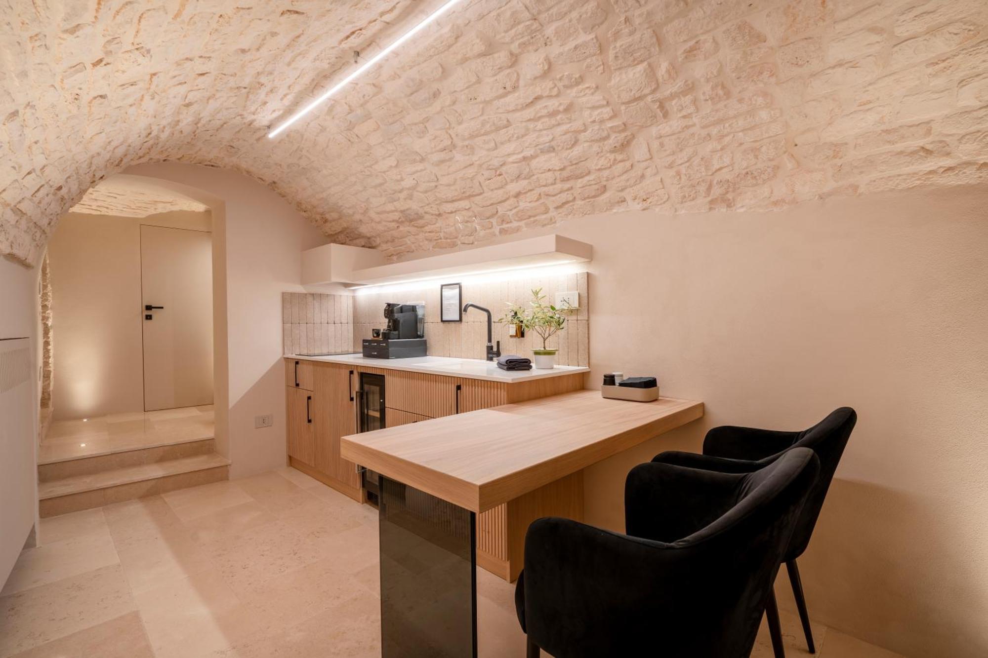 Naiira Luxury Trullo - Jacuzzi And Patio Apartman Alberobello Kültér fotó
