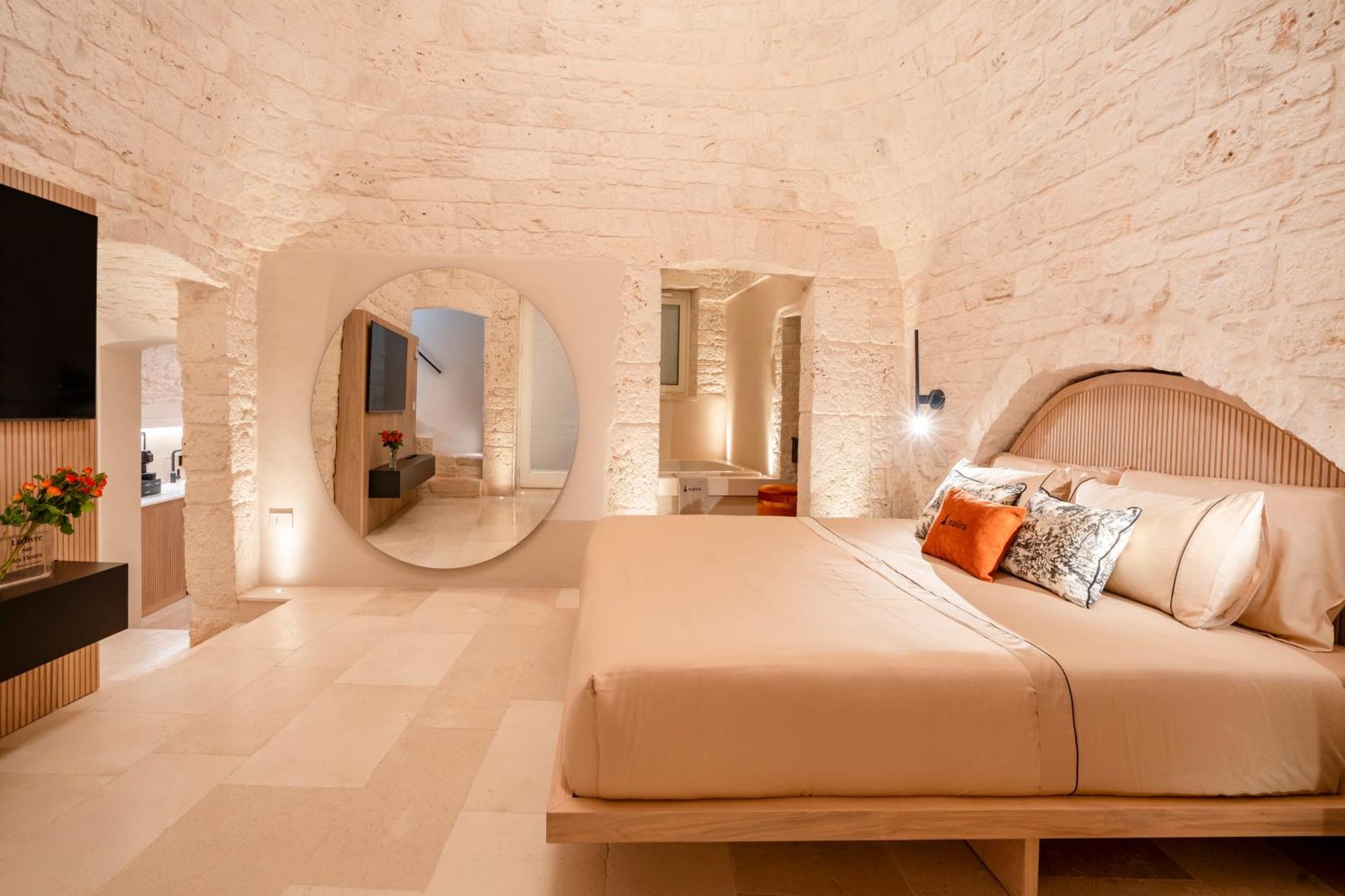 Naiira Luxury Trullo - Jacuzzi And Patio Apartman Alberobello Kültér fotó