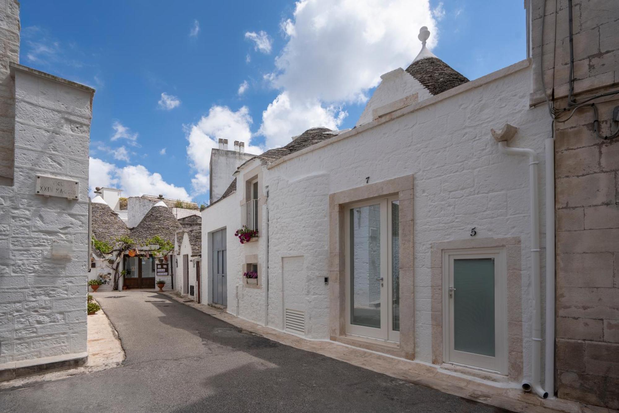 Naiira Luxury Trullo - Jacuzzi And Patio Apartman Alberobello Kültér fotó